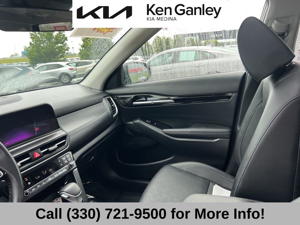 Vehicle image 30 of 69