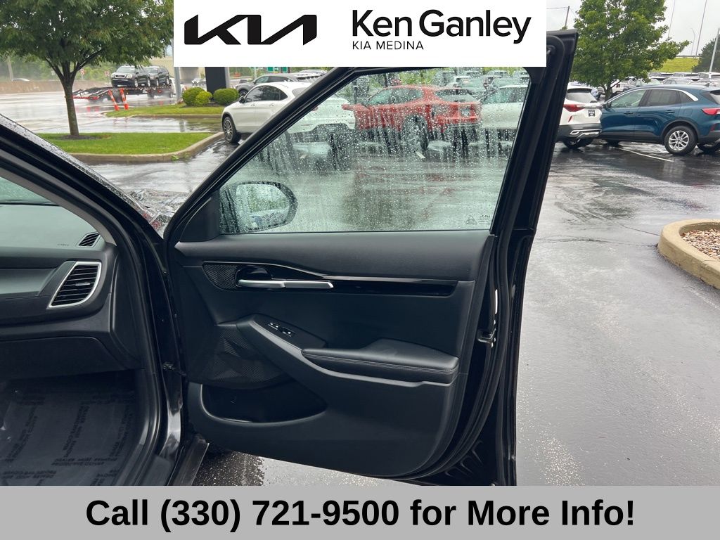 Vehicle image 52 of 69
