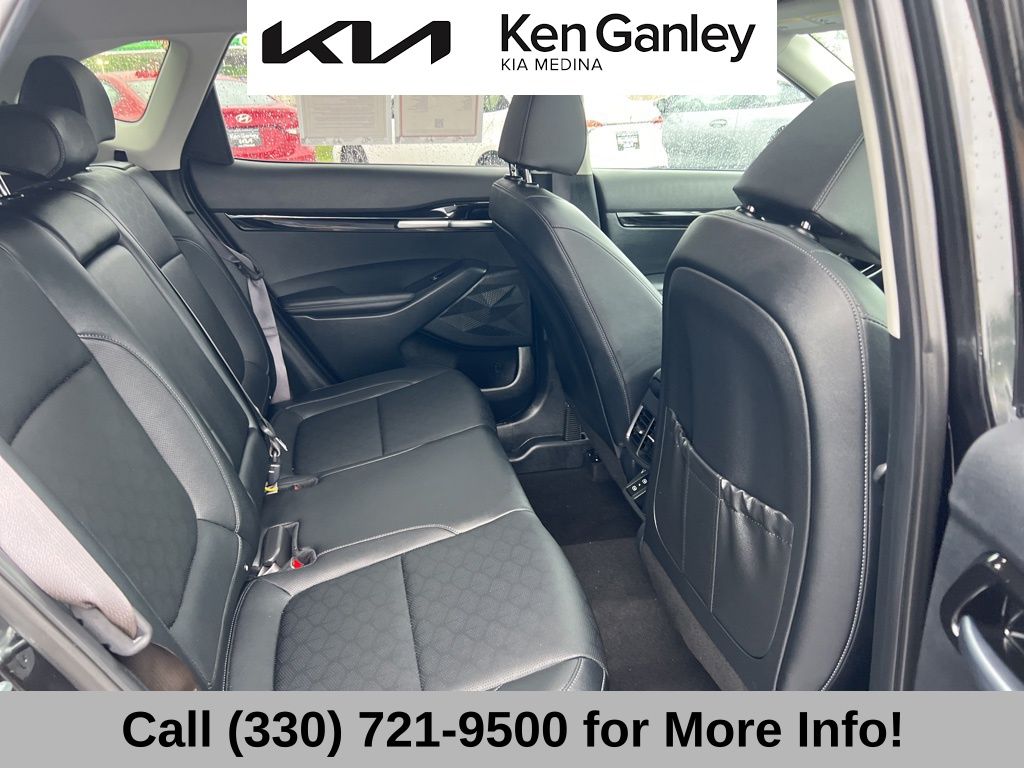 Vehicle image 27 of 69