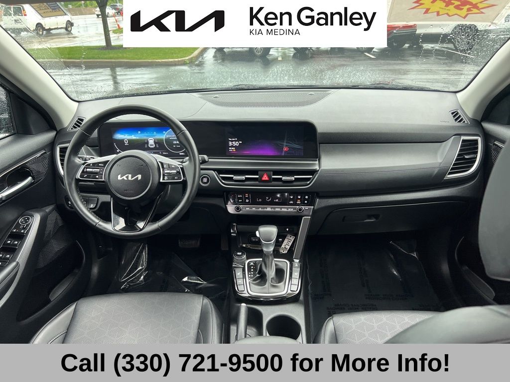 Vehicle image 28 of 69