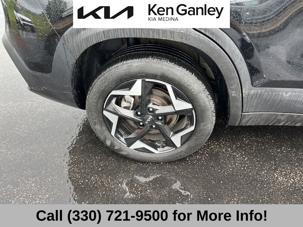 Vehicle image 25 of 69