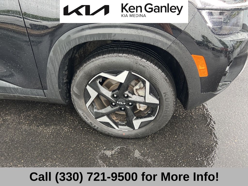 Vehicle image 24 of 69
