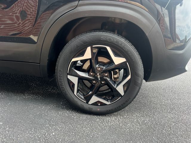 Vehicle image 8 of 36