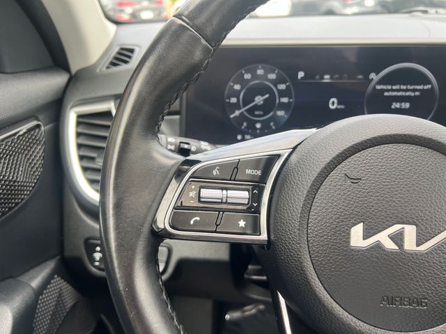 Vehicle image 27 of 36