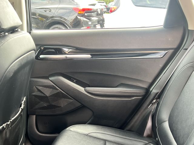 Vehicle image 24 of 36