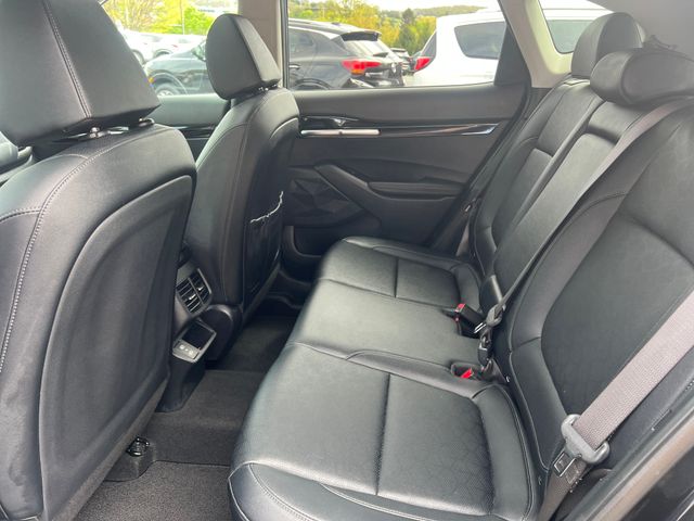 Vehicle image 23 of 36