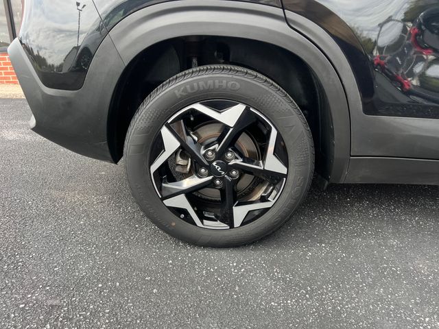 Vehicle image 13 of 36