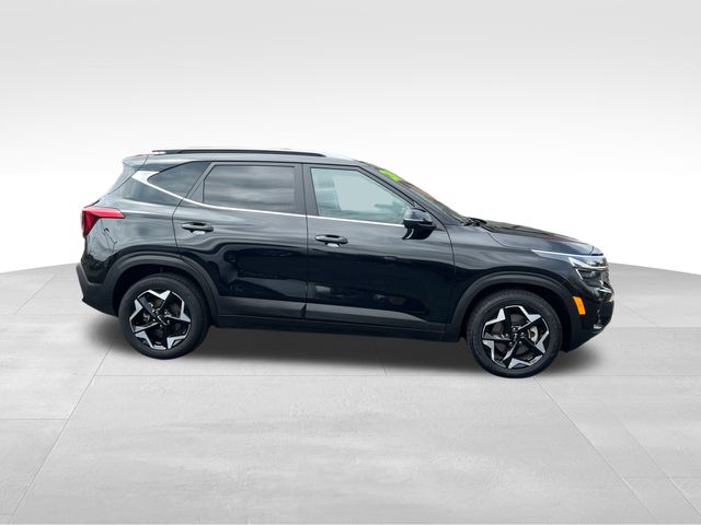 Vehicle image 4 of 36