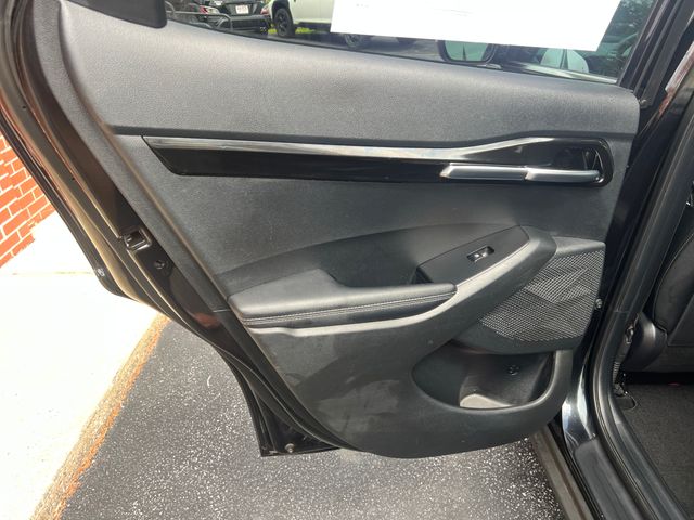 Vehicle image 22 of 36