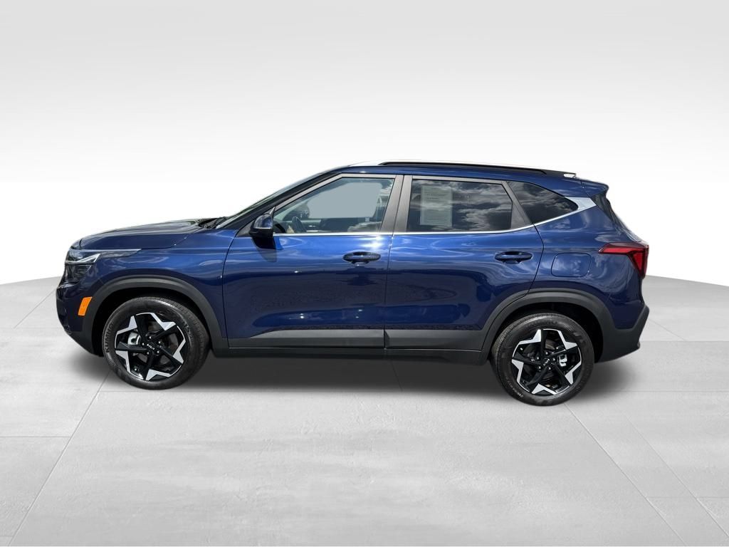 Vehicle image 8 of 31