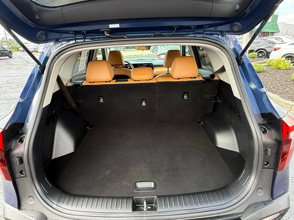 Vehicle image 10 of 31