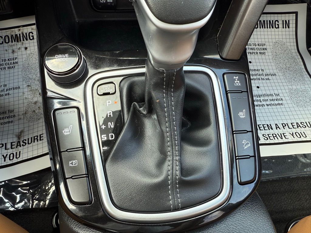 Vehicle image 26 of 31