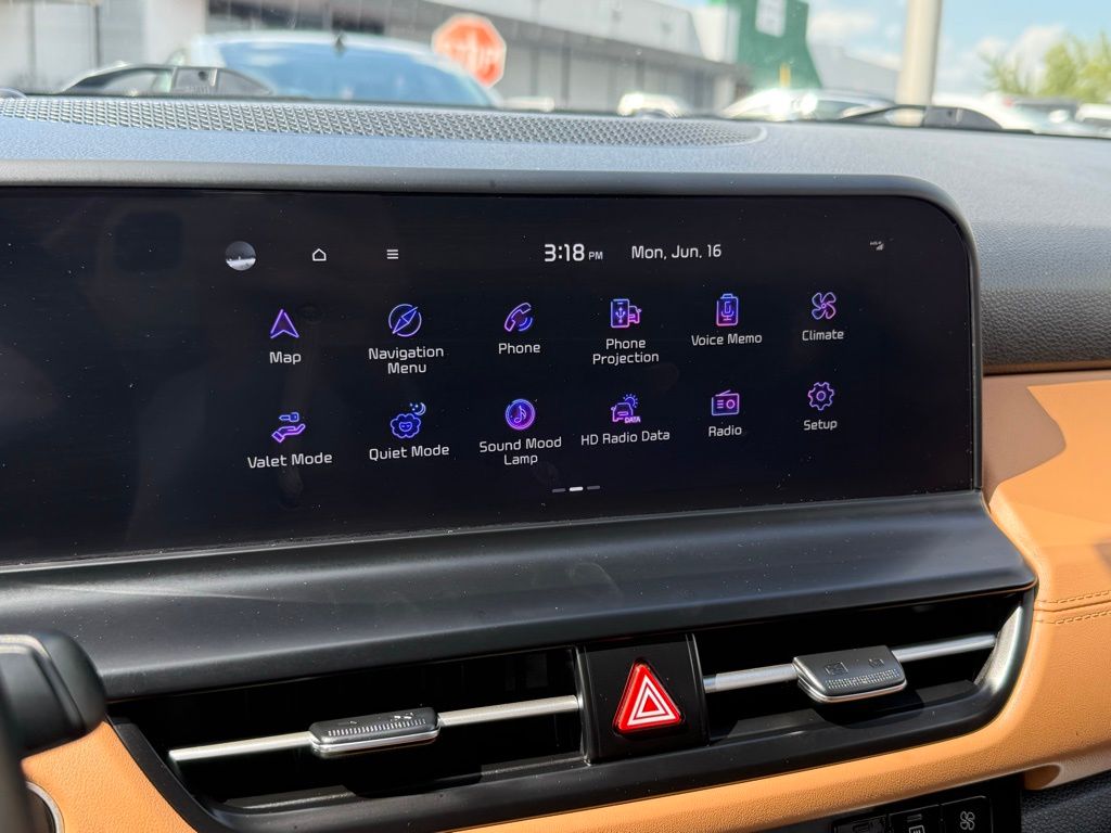 Vehicle image 25 of 31