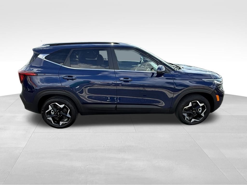 Vehicle image 4 of 31
