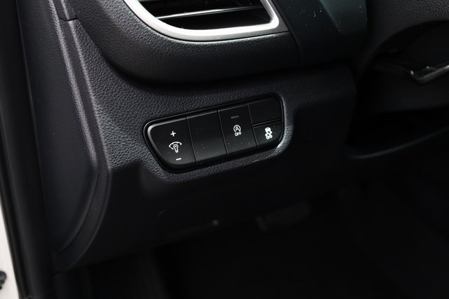 Vehicle image 14 of 33