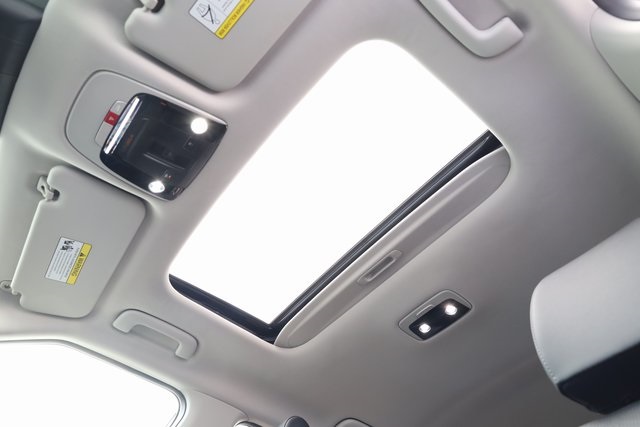 Vehicle image 24 of 33