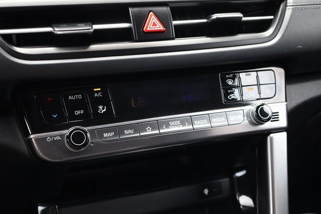 Vehicle image 20 of 33