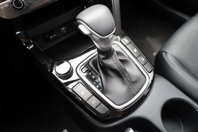 Vehicle image 22 of 33