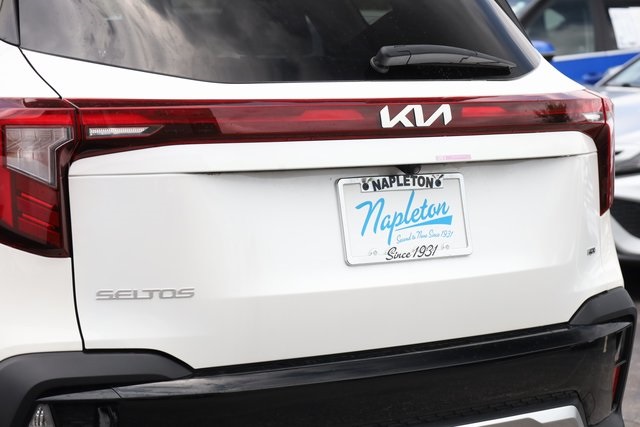 Vehicle image 7 of 33