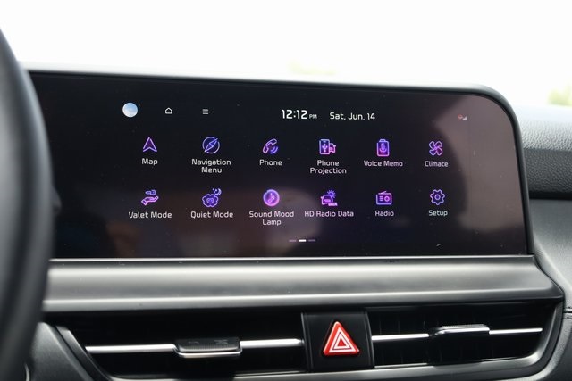 Vehicle image 17 of 33