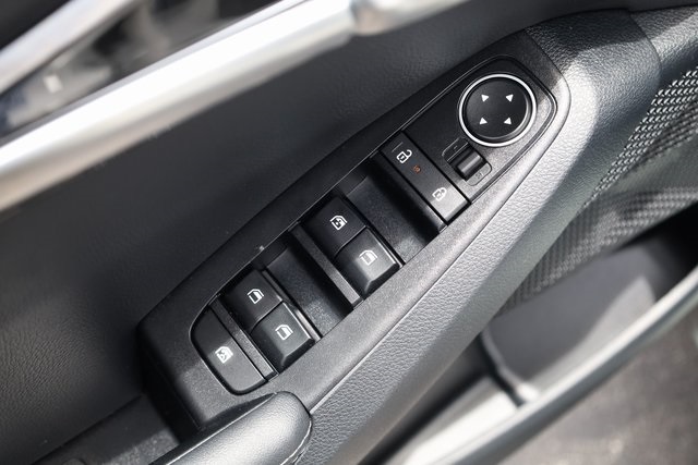 Vehicle image 13 of 33