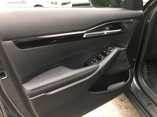Vehicle image 19 of 20