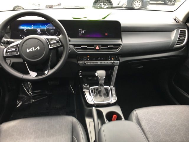 Vehicle image 14 of 20