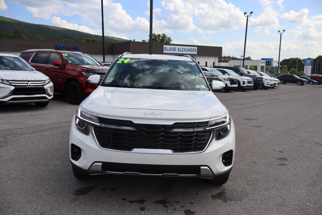 2024 Kia Seltos EX Image 2 of 24