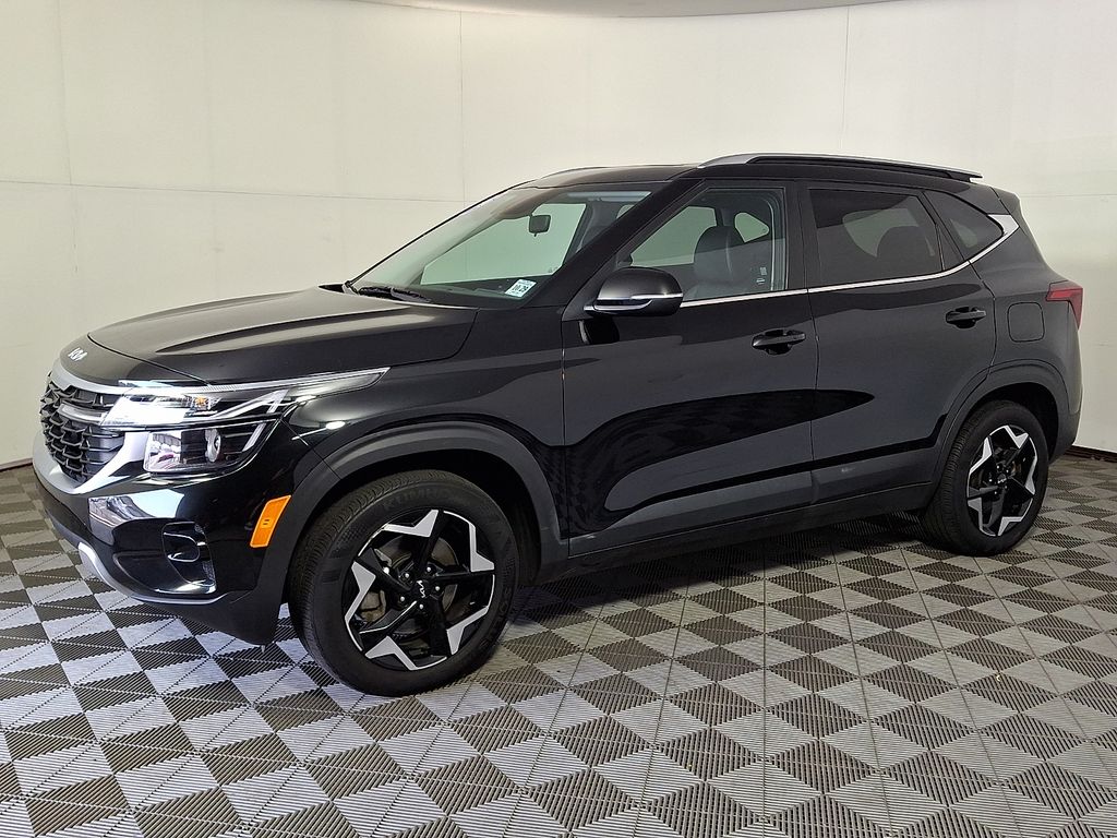 2024 Kia Seltos EX Image 1 of 32