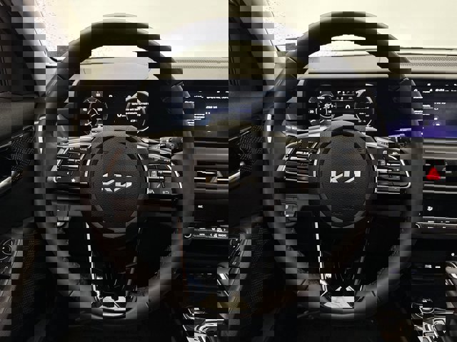 Vehicle image 15 of 31