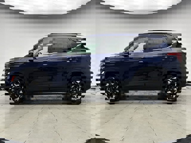 Vehicle image 8 of 31