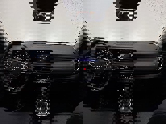 Vehicle image 18 of 31