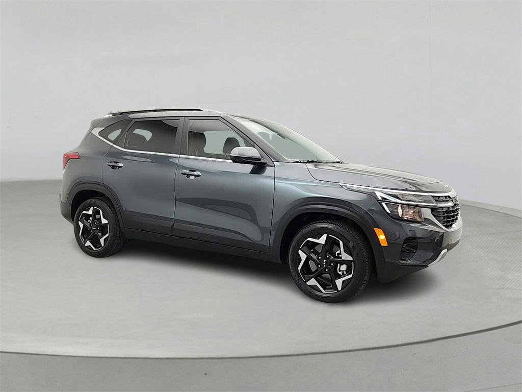Vehicle image 4 of 37