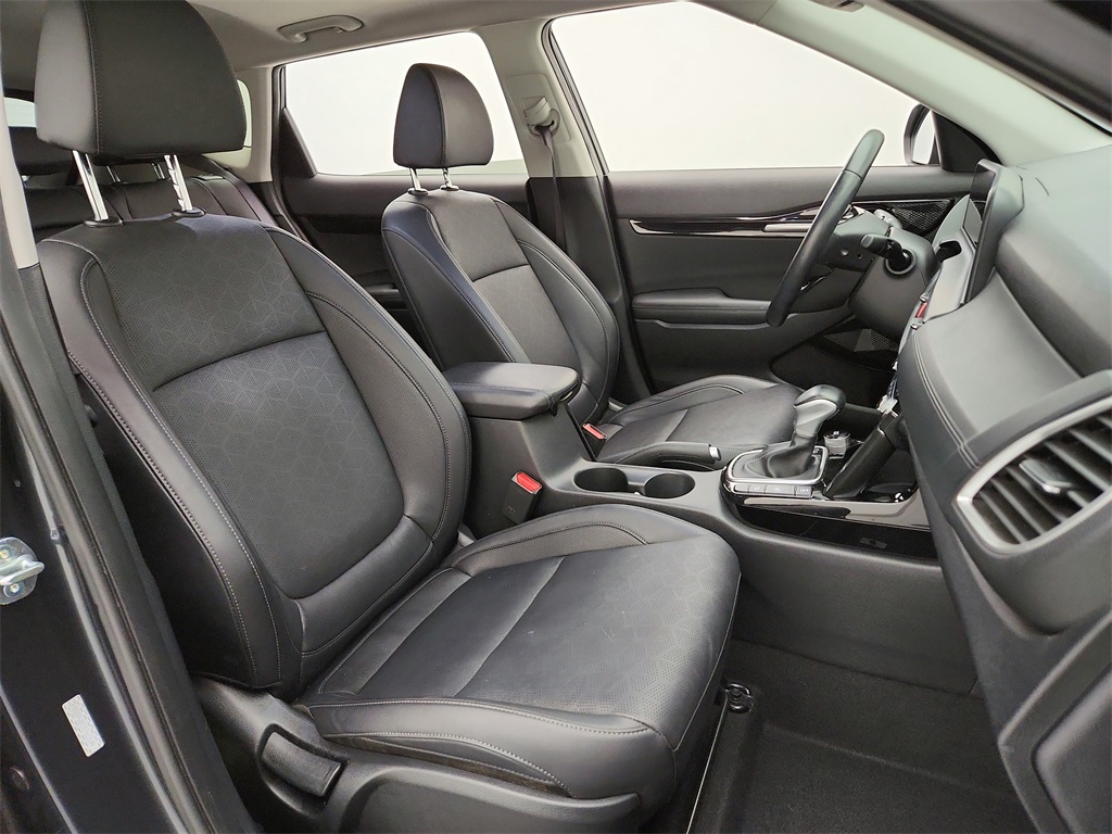 Vehicle image 24 of 37