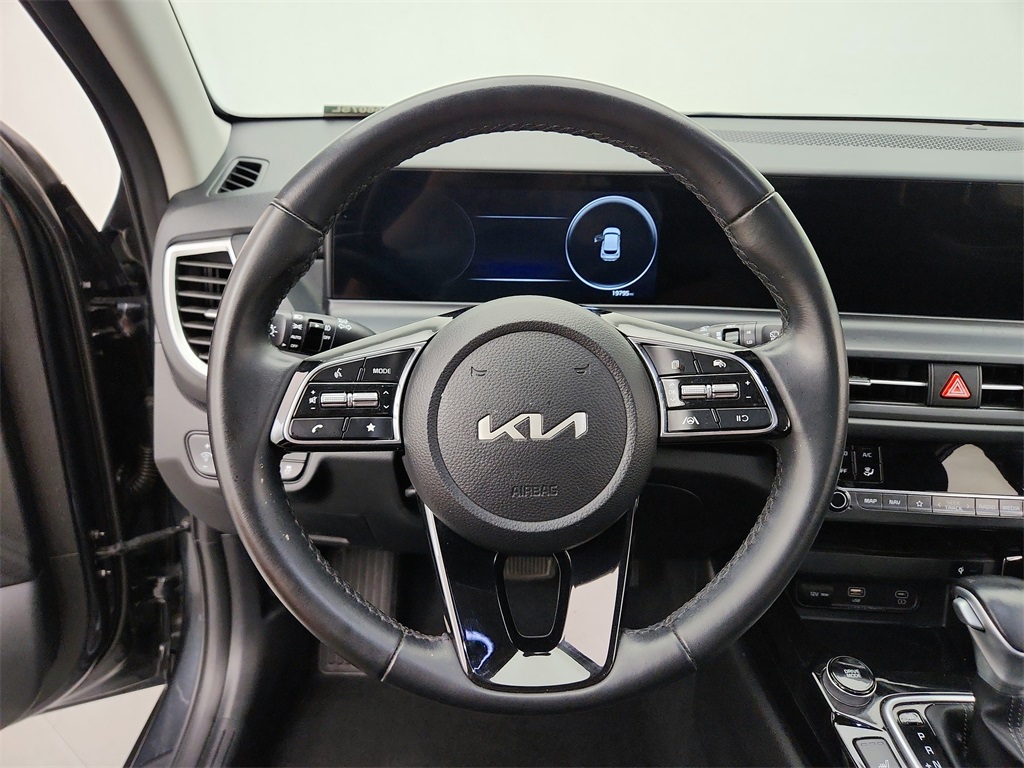 Vehicle image 14 of 37