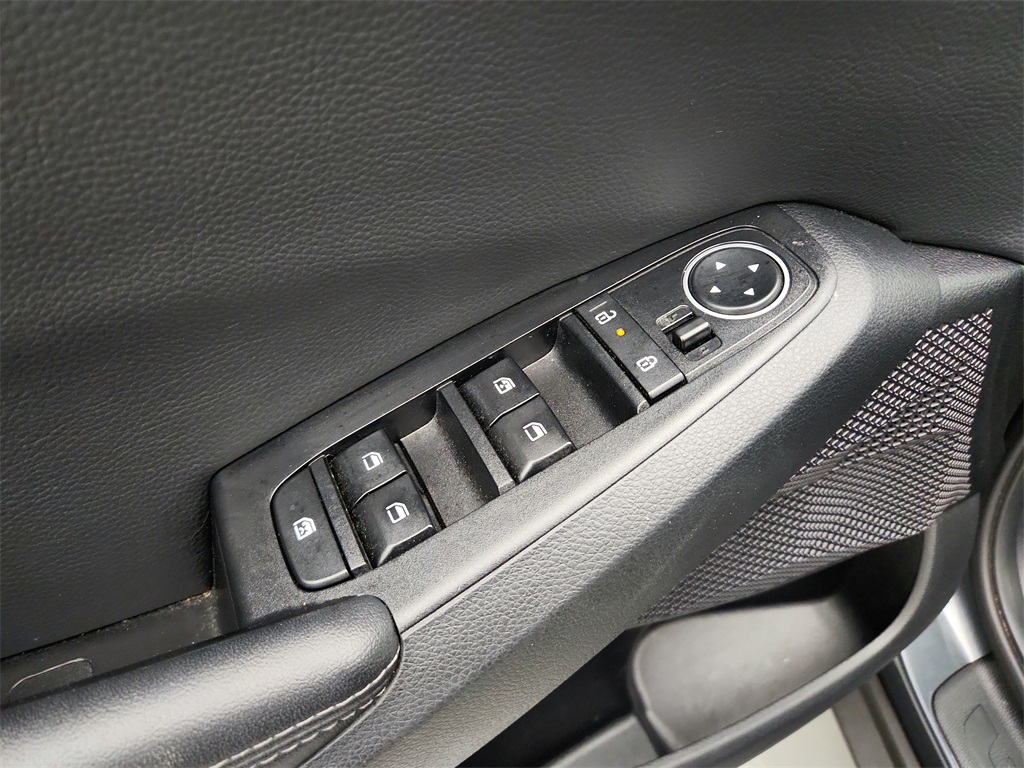 Vehicle image 20 of 37