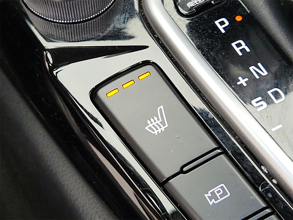Vehicle image 19 of 37