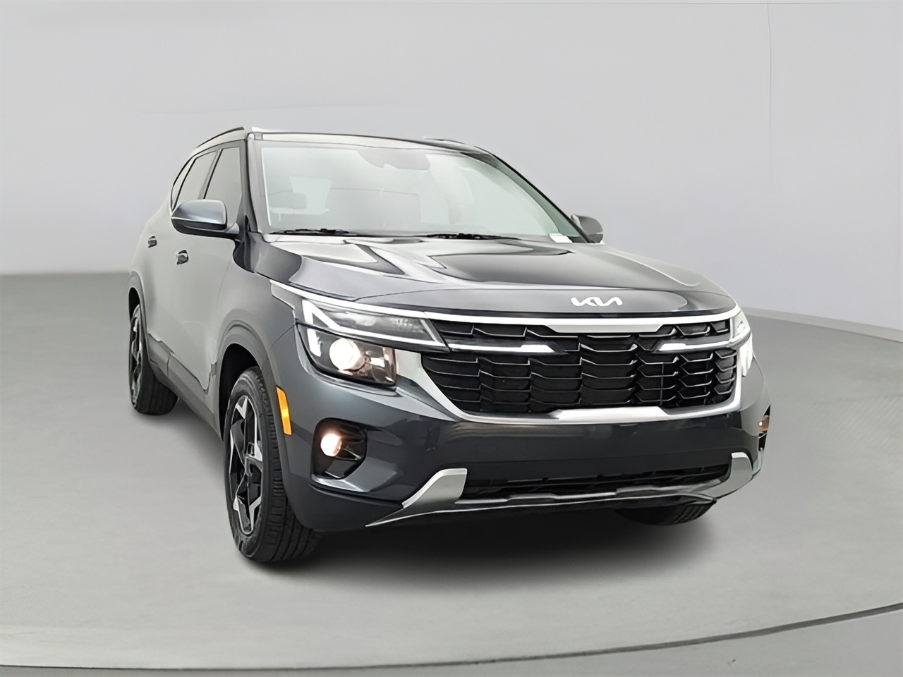 Vehicle image 32 of 37