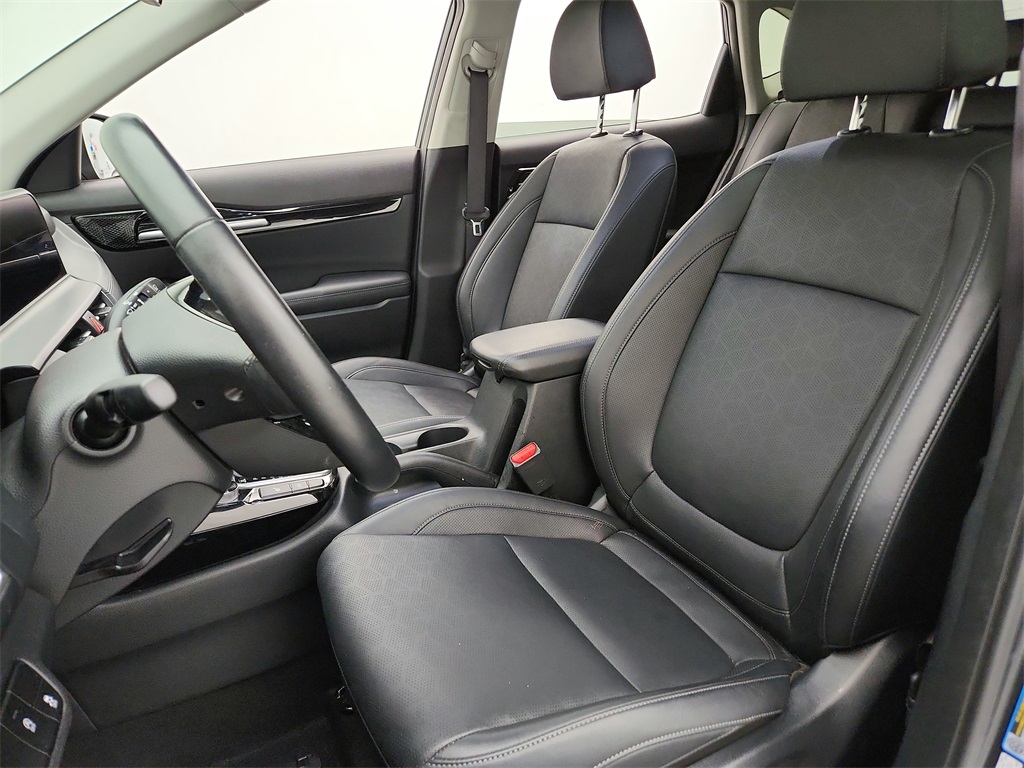 Vehicle image 10 of 37