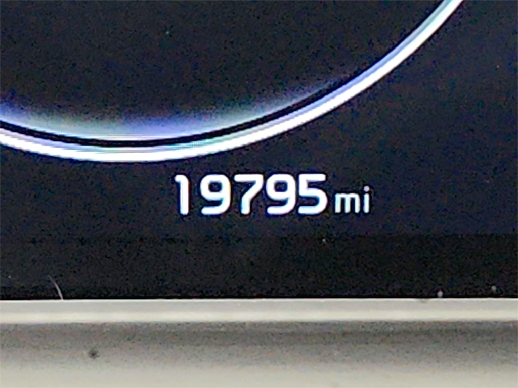 Vehicle image 13 of 37