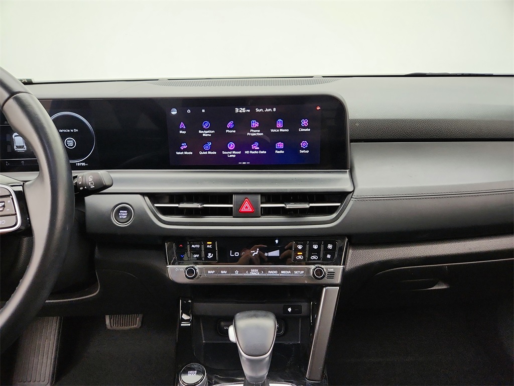 Vehicle image 18 of 37
