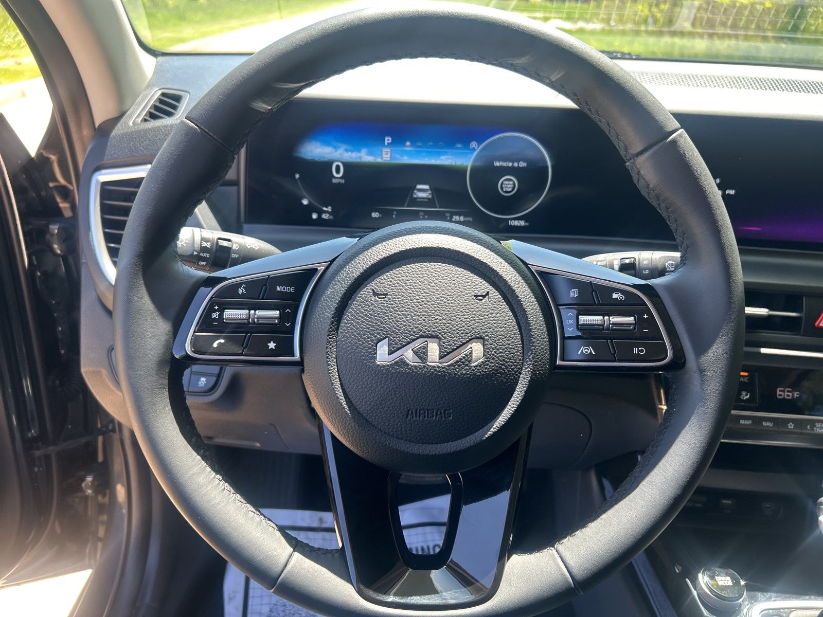 Vehicle image 12 of 25