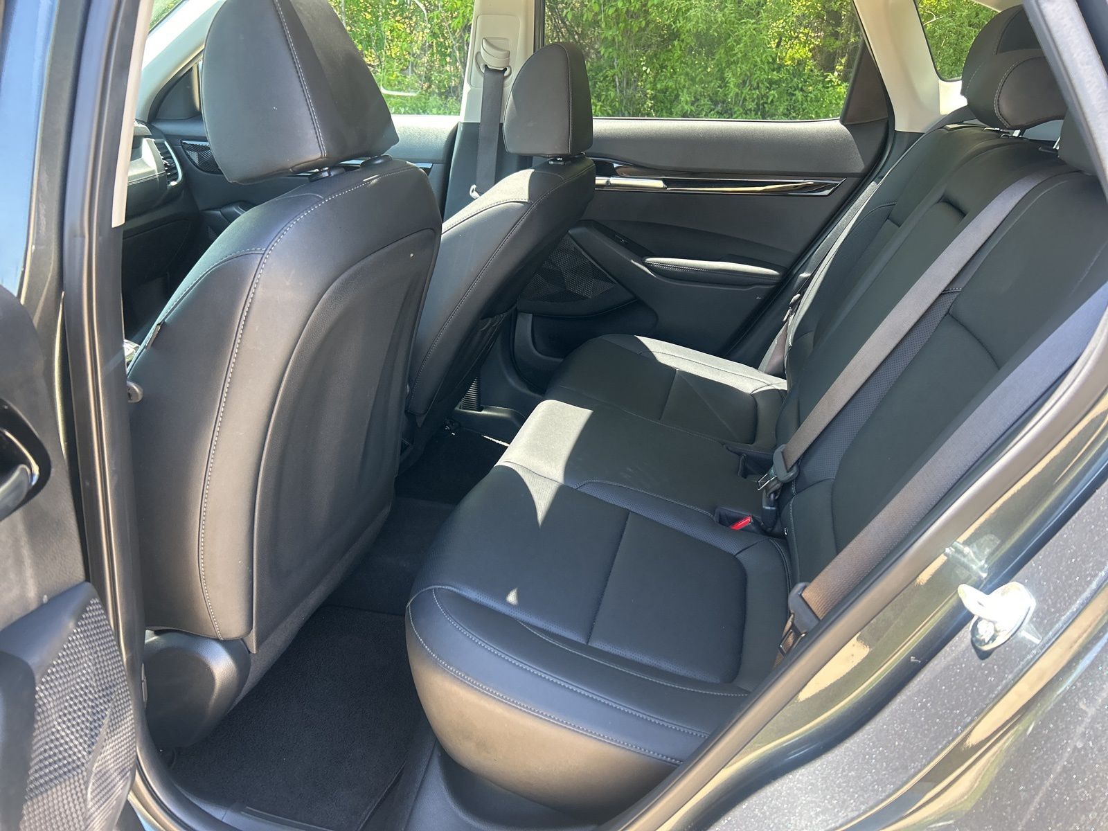 Vehicle image 17 of 25