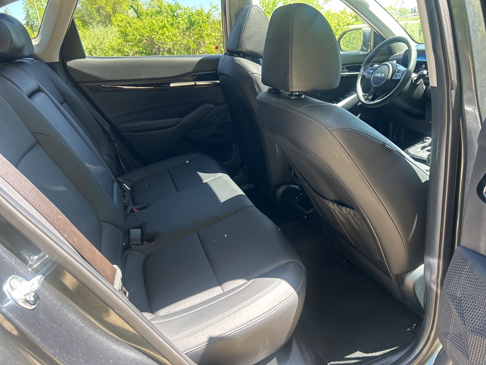 Vehicle image 19 of 25