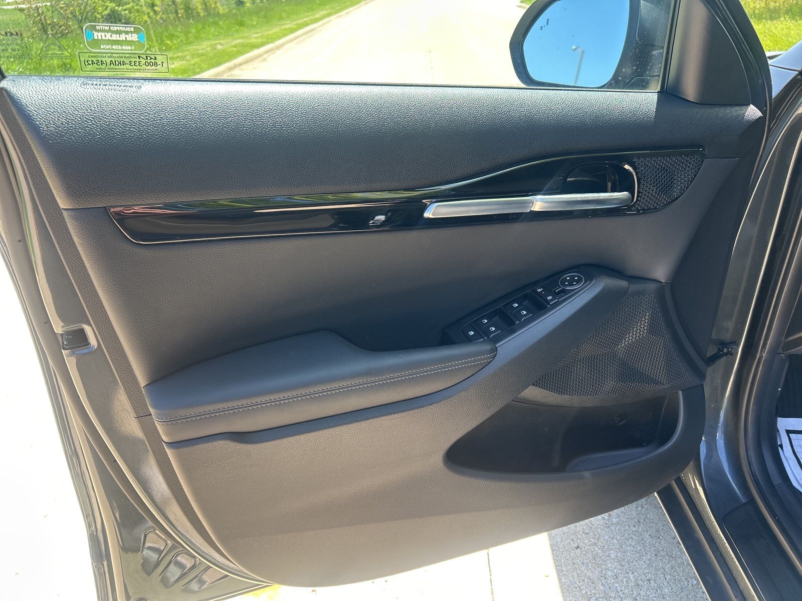 Vehicle image 9 of 25