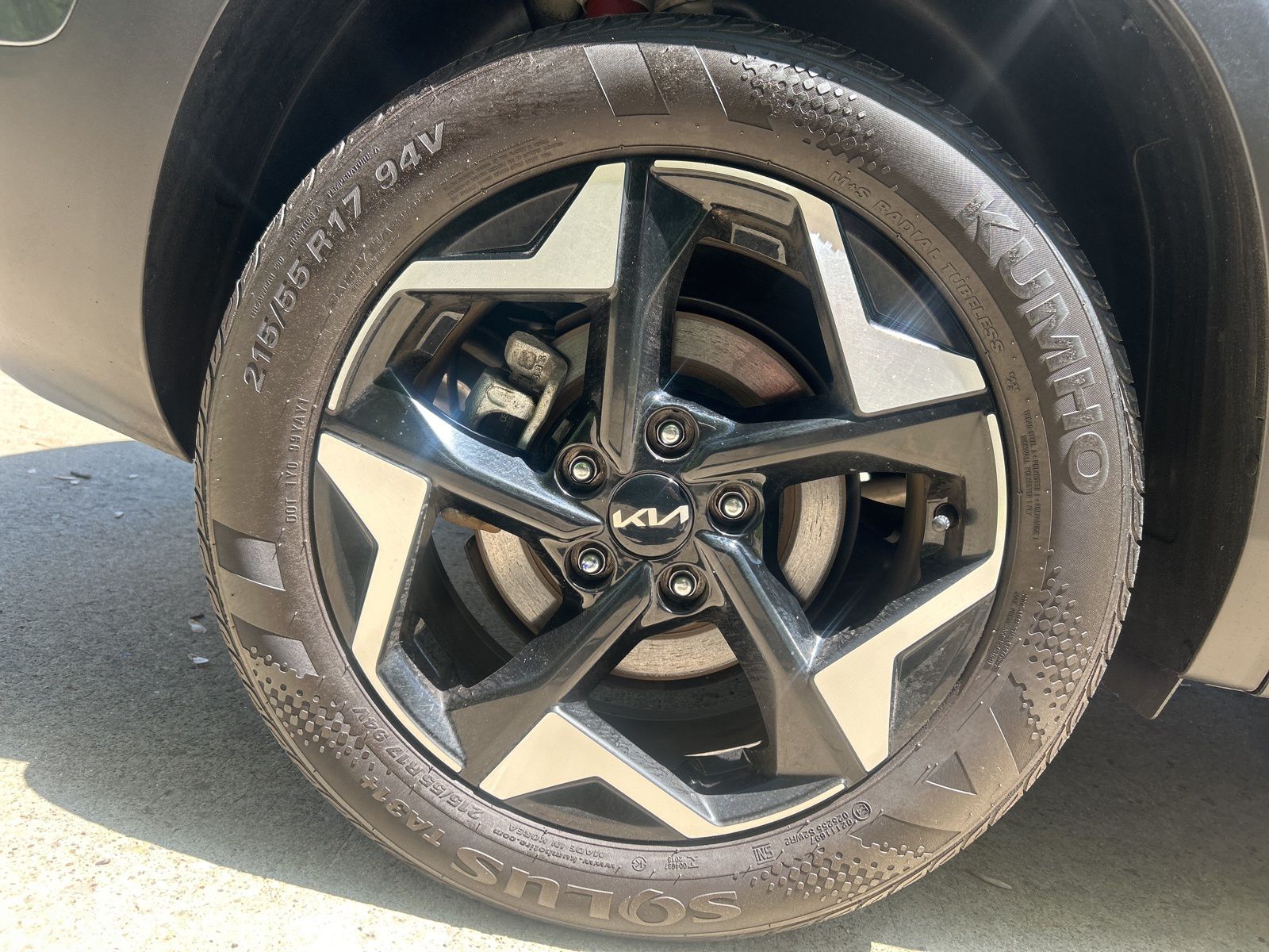 Vehicle image 23 of 25