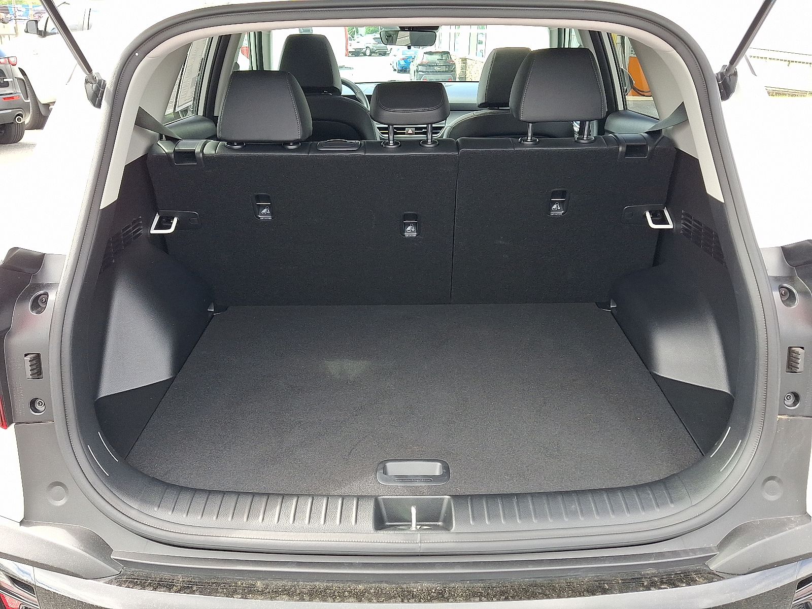 Vehicle image 28 of 30