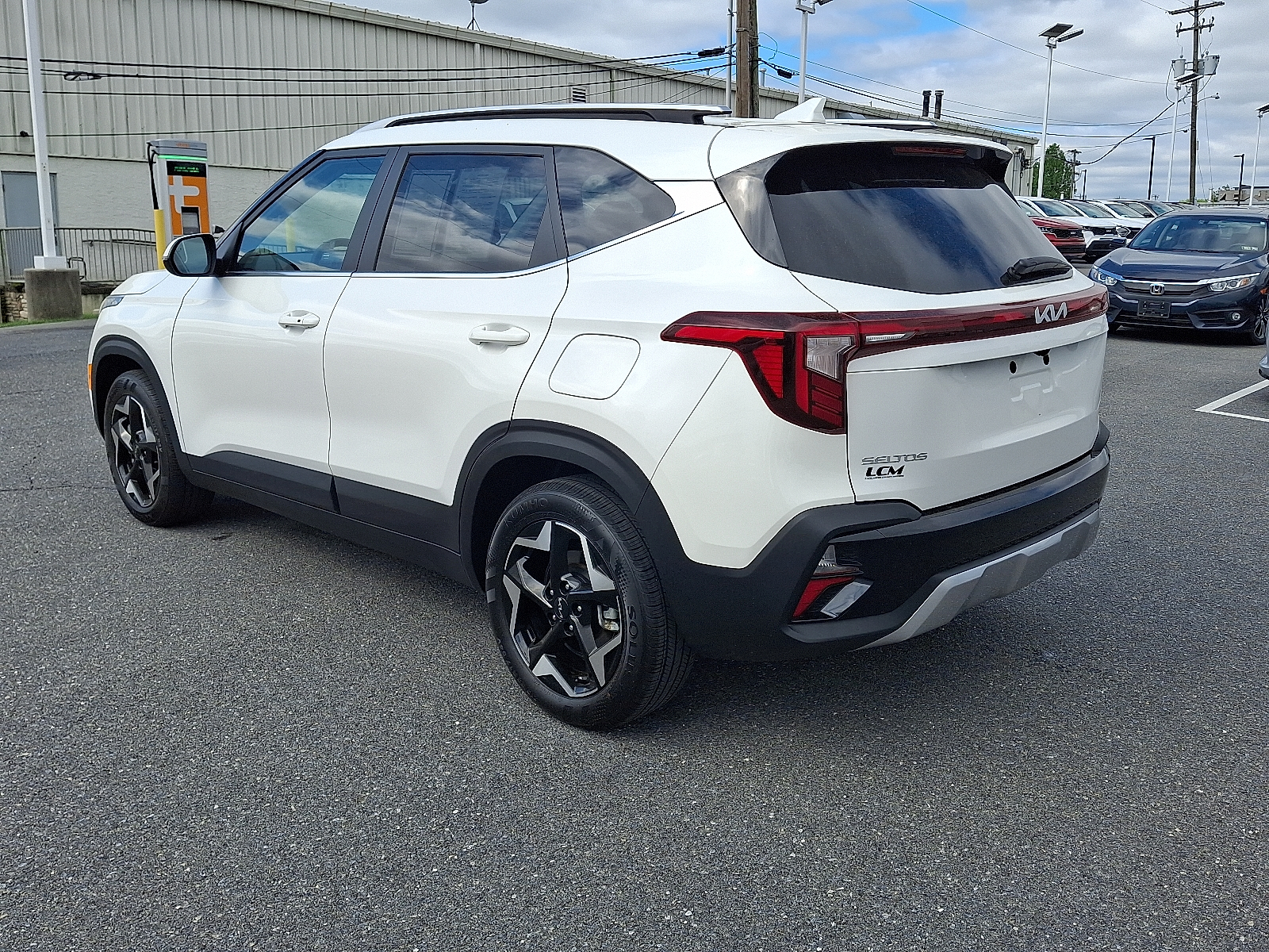 Vehicle image 6 of 30