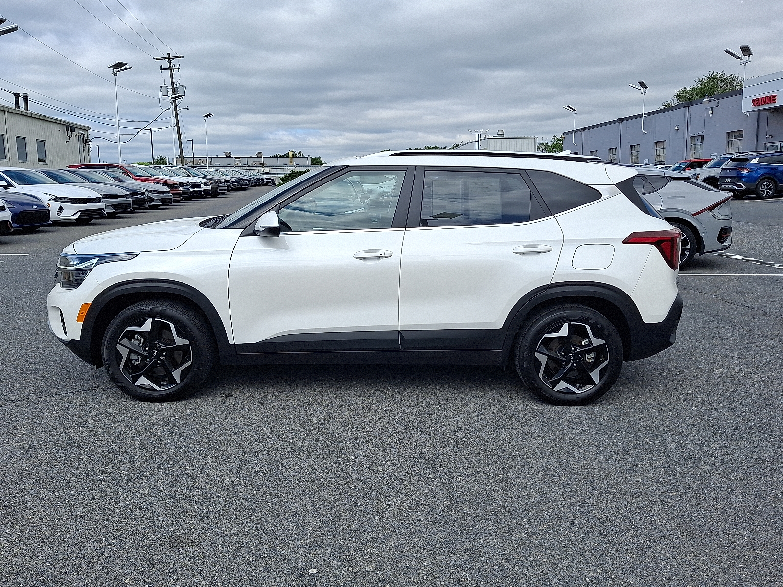 Vehicle image 7 of 30