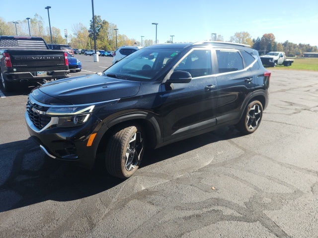 Vehicle image 8 of 25